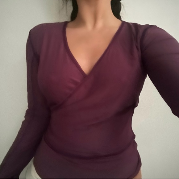 Lululemon V-Neck Long-Sleeve Limited Edition Top - Picture 1 of 3